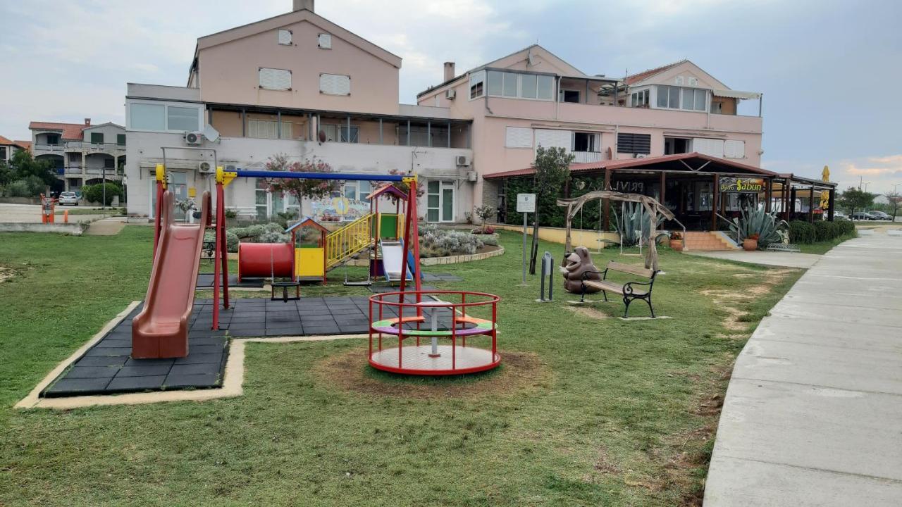 Apartmani Resetar Привлака Екстериор снимка