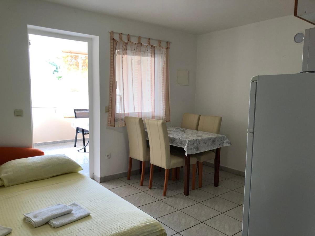 Apartmani Resetar Привлака Екстериор снимка