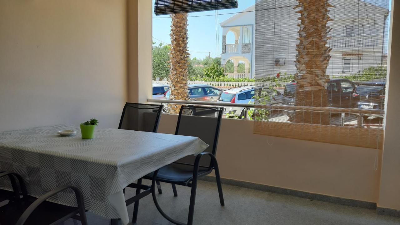 Apartmani Resetar Привлака Екстериор снимка