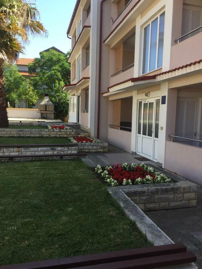 Apartmani Resetar Привлака Екстериор снимка
