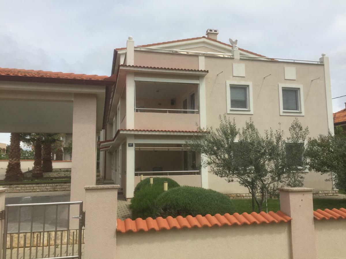 Apartmani Resetar Привлака Екстериор снимка