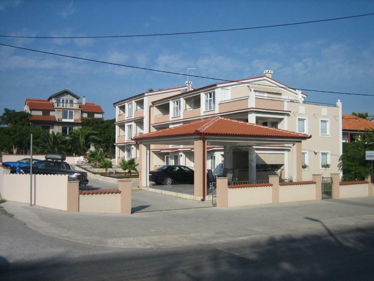 Apartmani Resetar Привлака Екстериор снимка