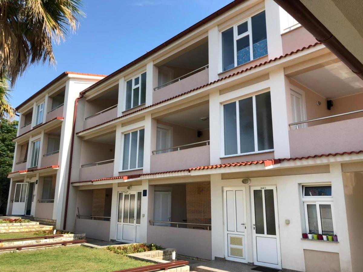 Apartmani Resetar Привлака Екстериор снимка